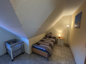 17_Zi 1.OG mit Arbeitsplatz-3_Groß (IMG_1156)